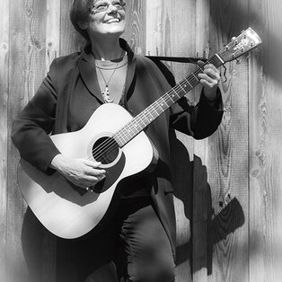 Christa Kasehs singt